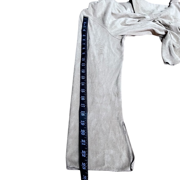 VINTAGE MAXSTUDIO Faux Suede 90s Y2K Beige Chamois Flare Sleeve Blouse SZ: L - Picture 9 of 10